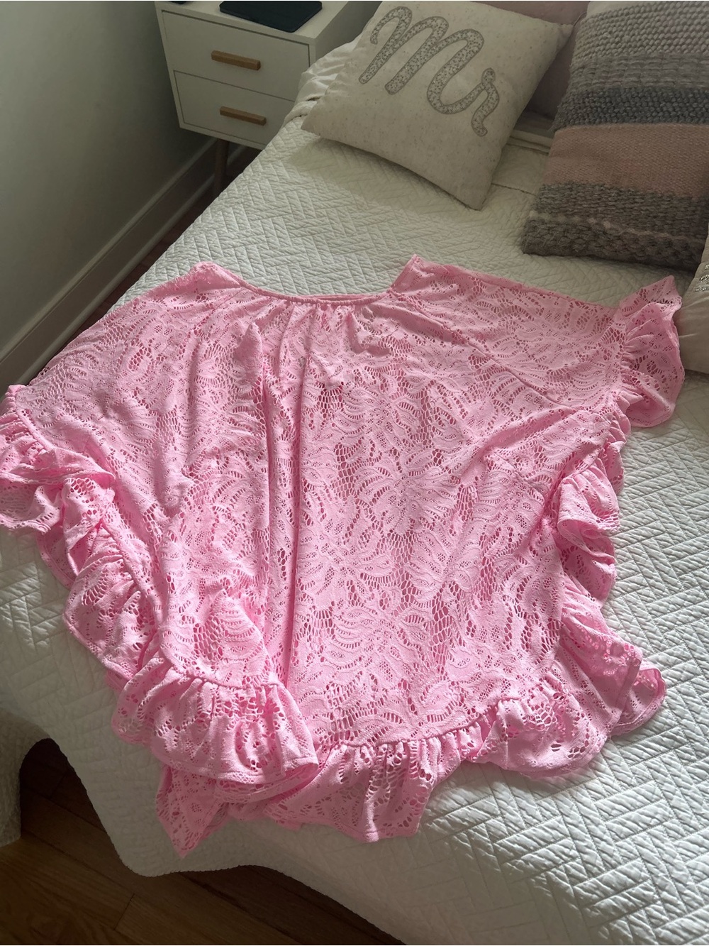 Lilly Pulitzer Atley Coverup in pink. Size S/M. Like new. - Picture 2 of 10